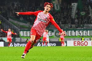 1米91能绣花！21岁后藤启介精彩吊射双响，11场5球身价1000万欧